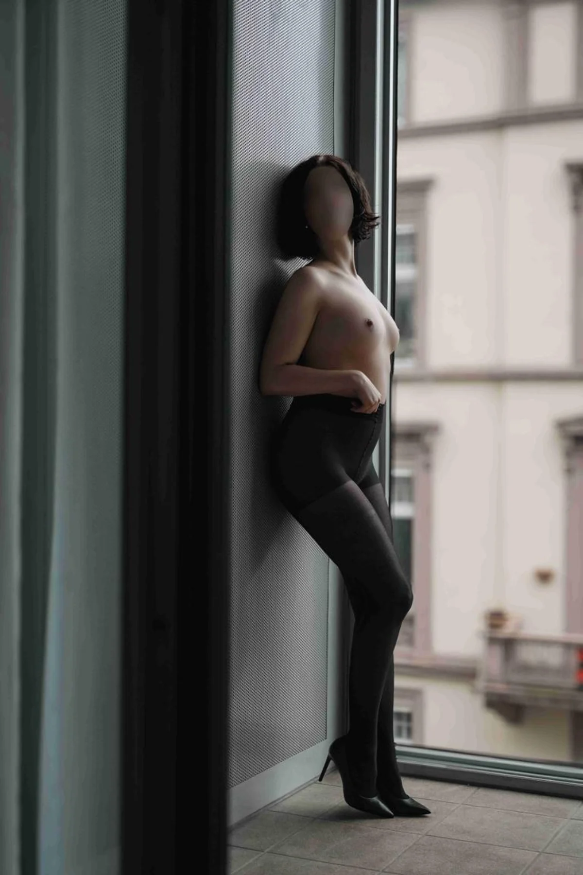 Johanna Highclass Escort Frankfurt petite 3