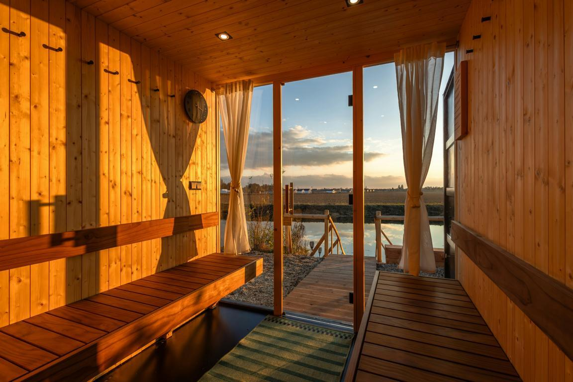 Sauna mit Seeblick bei Sonnenuntergang - Sauna am See Leipzig Sauna mit Seeblick bei Sonnenuntergang - Sauna am See Leipzig