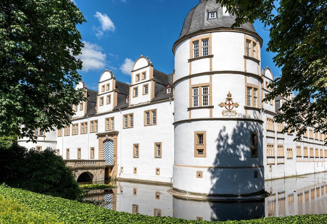 Schloss luxushotel taunus wassergraben exklusives date Schloss luxushotel taunus wassergraben exklusives date