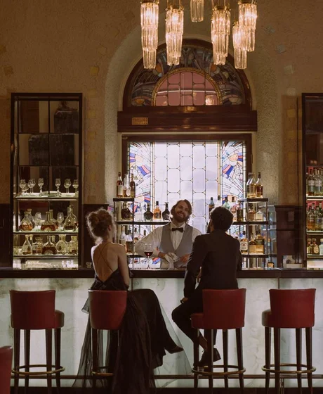 Romantic Date Hotel Bar - Luxury Hotel Frankfurt Taunus