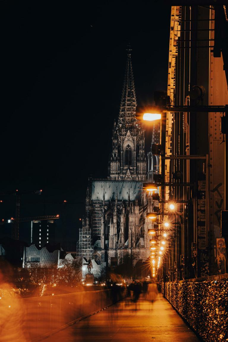 Escort Cologne at Night – Cathedral & Bridge Escort Cologne at Night – Cathedral & Bridge