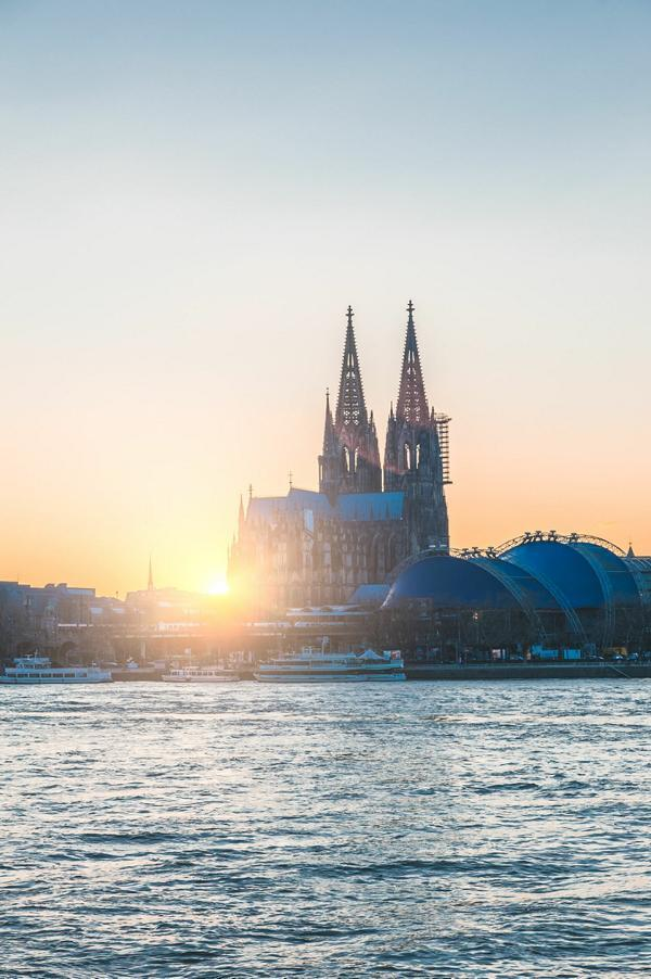 Escort Service Cologne - Cathedral at Sunset Escort Service Cologne - Cathedral at Sunset