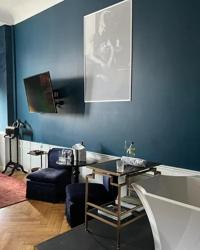 Provocateur Berlin - Deluxe Room with Freestanding Bathtub