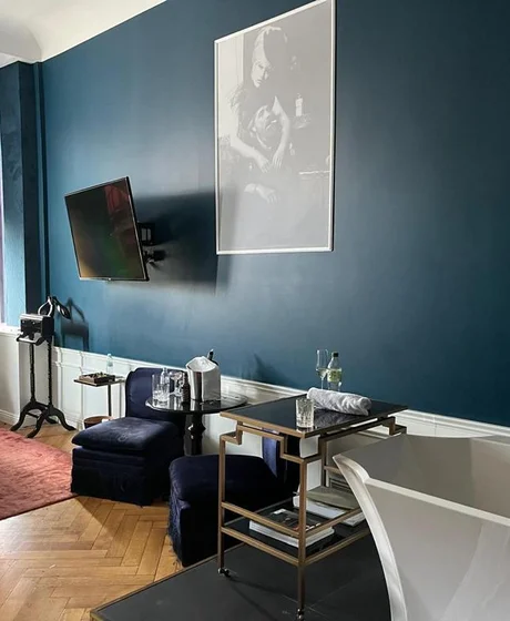 Provocateur Berlin - Deluxe Room with Freestanding Bathtub
